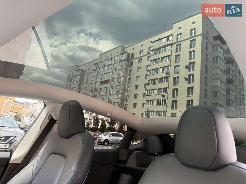 Внедорожник / Кроссовер Tesla Model Y 2022 в Киеве