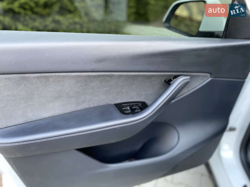 Внедорожник / Кроссовер Tesla Model Y 2020 в Буче фото 11 Внедорожник / Кроссовер Tesla Model Y 2020 в Буче