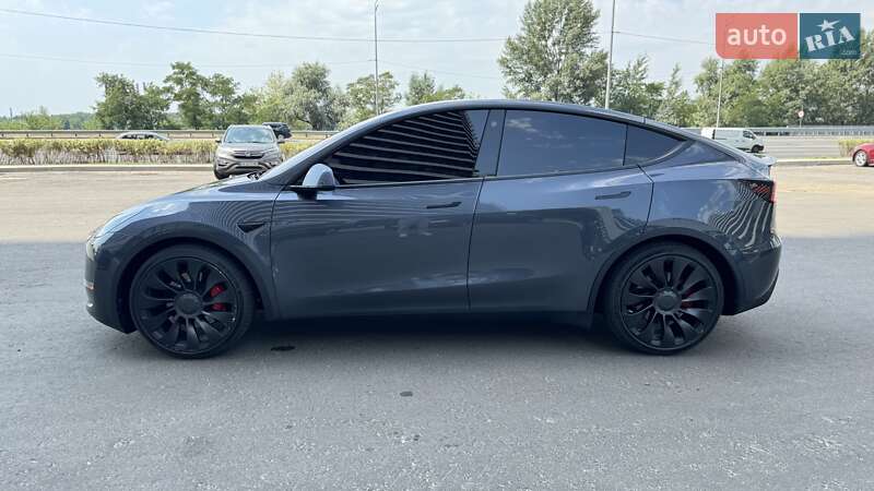 Внедорожник / Кроссовер Tesla Model Y 2021 в Киеве