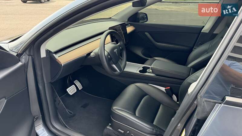 Внедорожник / Кроссовер Tesla Model Y 2021 в Киеве