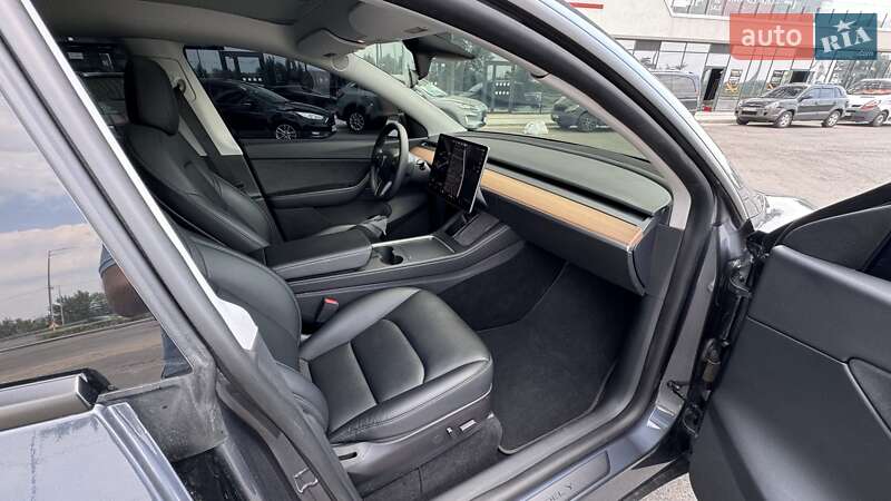 Внедорожник / Кроссовер Tesla Model Y 2021 в Киеве