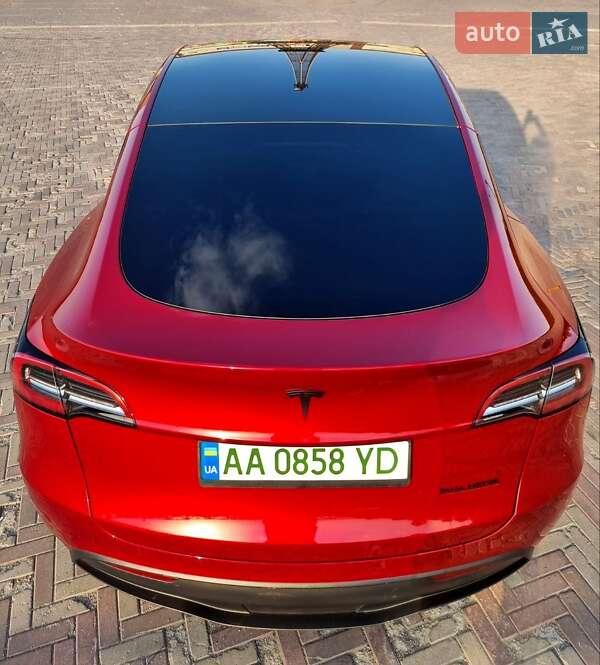 Позашляховик / Кросовер Tesla Model Y 2024 в Києві