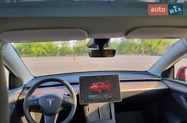 Позашляховик / Кросовер Tesla Model Y 2024 в 