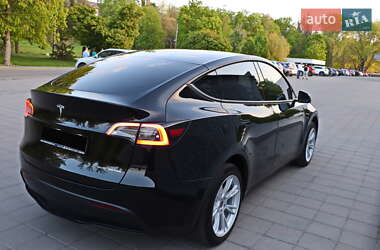 Позашляховик / Кросовер Tesla Model Y 2021 в 