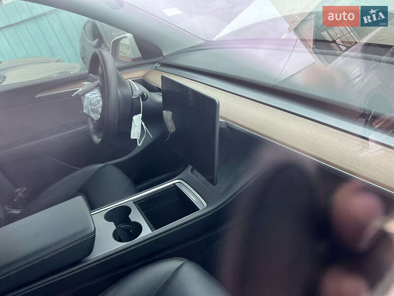 Внедорожник / Кроссовер Tesla Model Y 2023 в Киеве