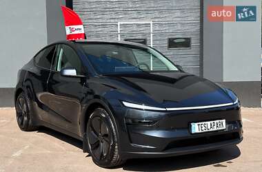 Внедорожник / Кроссовер Tesla Model Y 2025 в Киеве