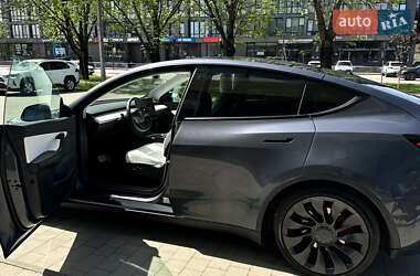 Внедорожник / Кроссовер Tesla Model Y 2021 в 