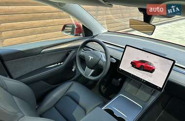 Позашляховик / Кросовер Tesla Model Y 2024 в 