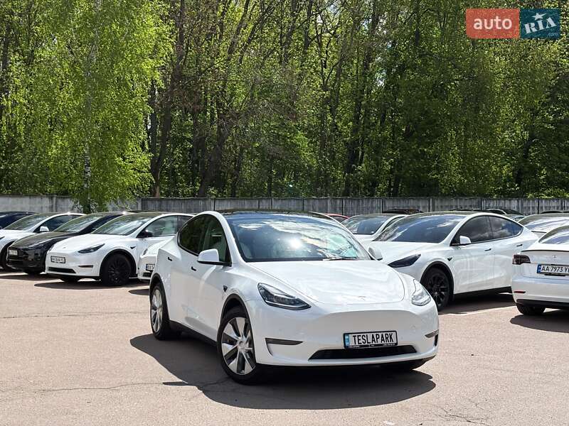 Tesla Model Y 2022