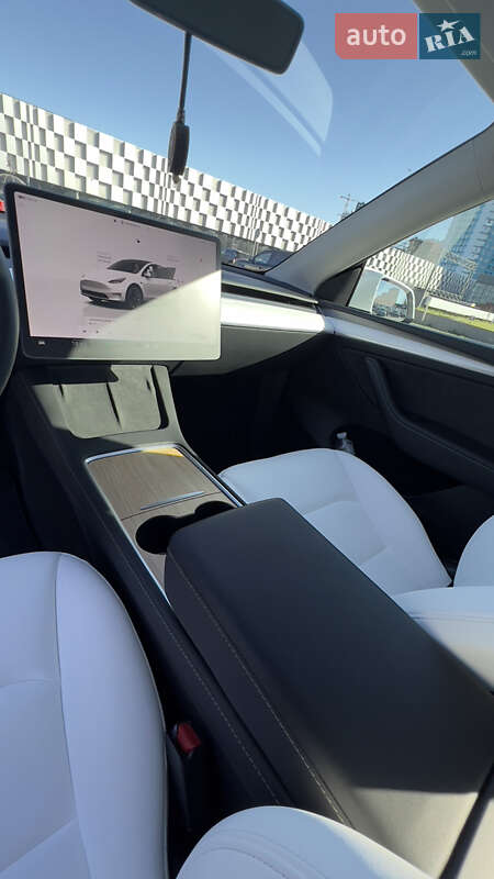 Внедорожник / Кроссовер Tesla Model Y 2024 в Одессе