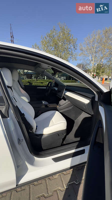 Внедорожник / Кроссовер Tesla Model Y 2024 в Одессе