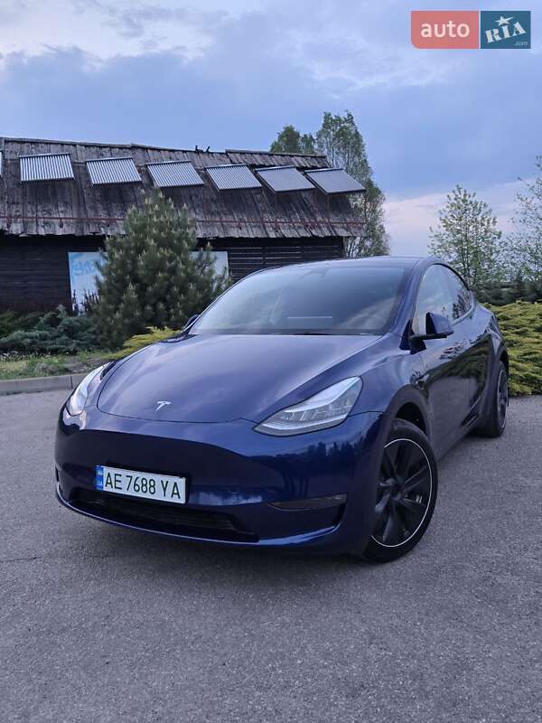 Tesla Model Y 2023