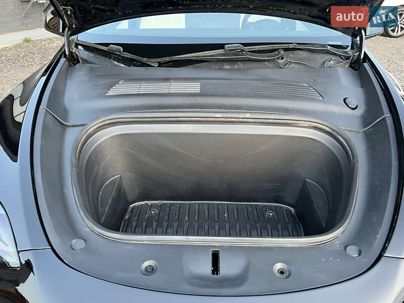 Внедорожник / Кроссовер Tesla Model Y 2020 в Луцке