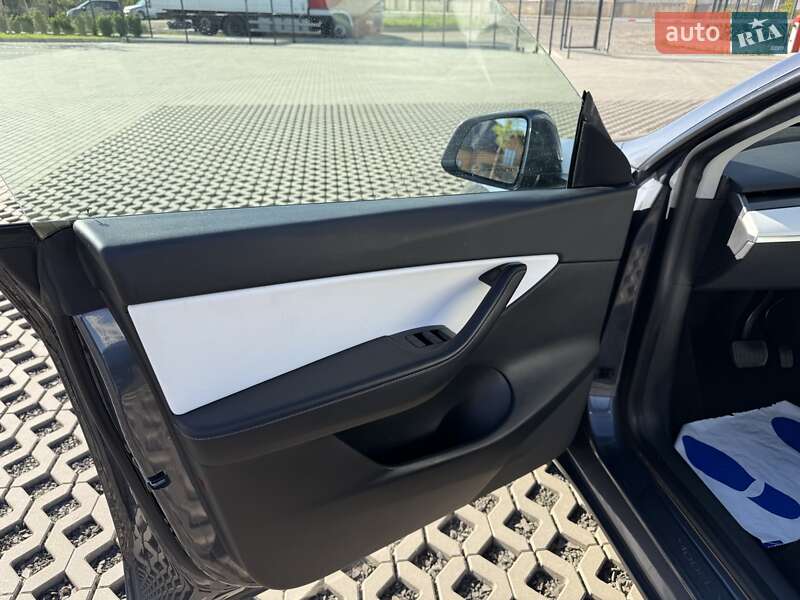 Внедорожник / Кроссовер Tesla Model Y 2020 в Луцке