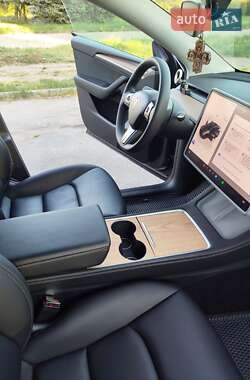 Позашляховик / Кросовер Tesla Model Y 2023 в 