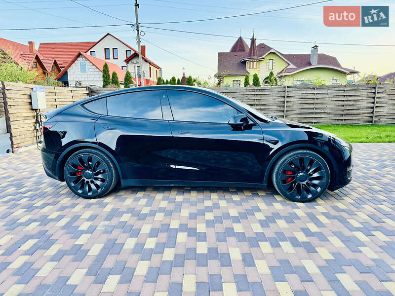 Внедорожник / Кроссовер Tesla Model Y 2023 в Киеве