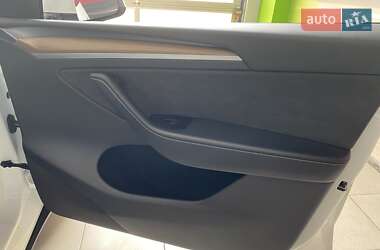 Внедорожник / Кроссовер Tesla Model Y 2023 в 