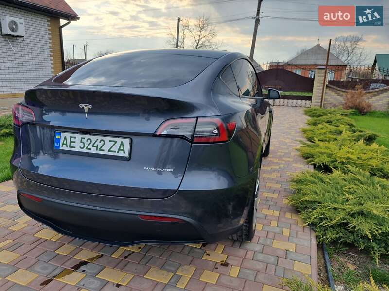Внедорожник / Кроссовер Tesla Model Y 2023 в Новомосковске