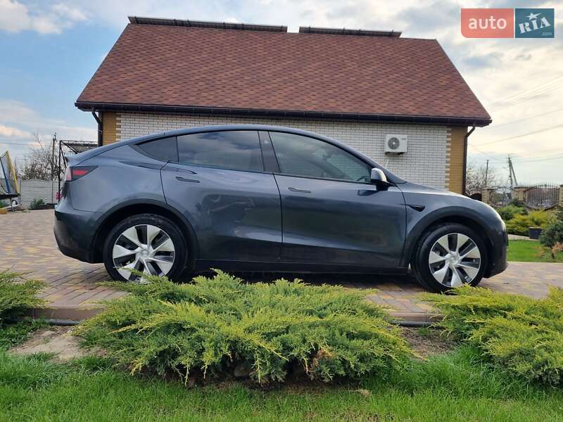 Позашляховик / Кросовер Tesla Model Y 2023 в Самарі