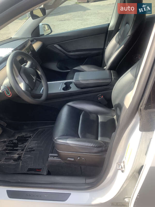 Внедорожник / Кроссовер Tesla Model Y 2022 в Дубровице