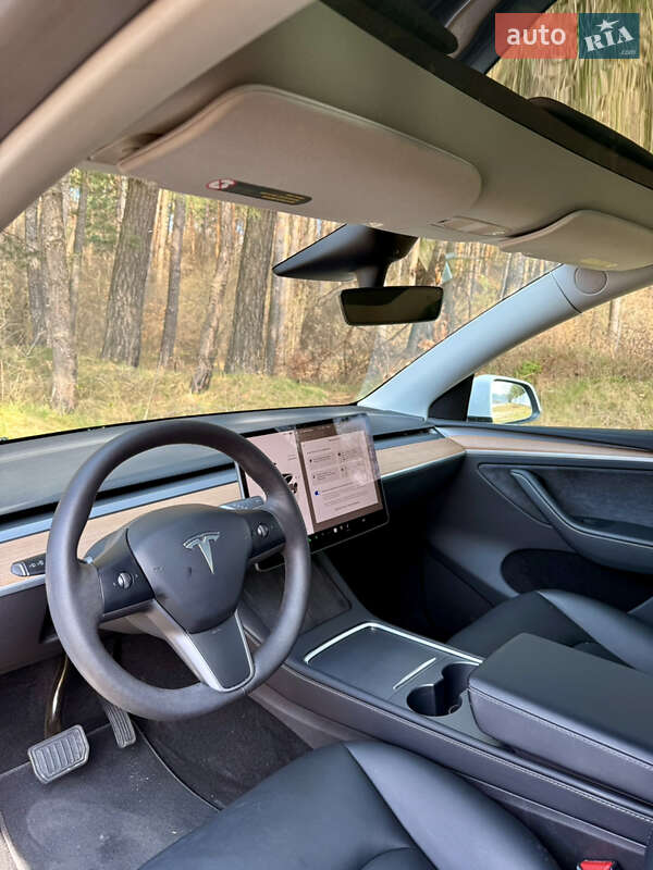 Внедорожник / Кроссовер Tesla Model Y 2023 в Львове