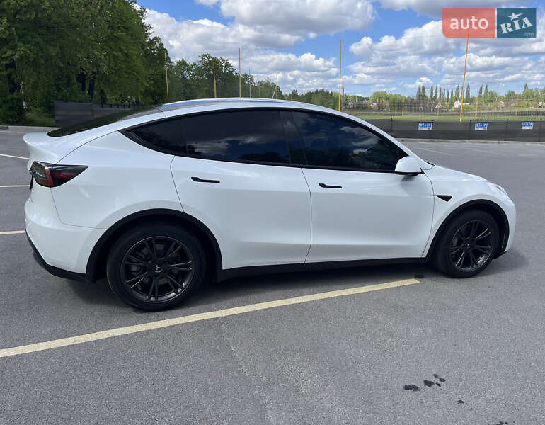 Внедорожник / Кроссовер Tesla Model Y 2021 в Чернигове