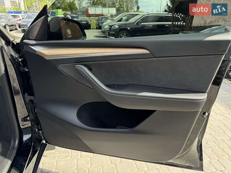 Внедорожник / Кроссовер Tesla Model Y 2023 в Виннице