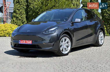 Позашляховик / Кросовер Tesla Model Y 2024 в 