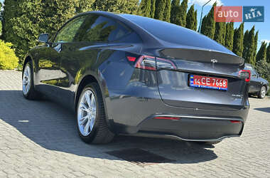 Позашляховик / Кросовер Tesla Model Y 2024 в 