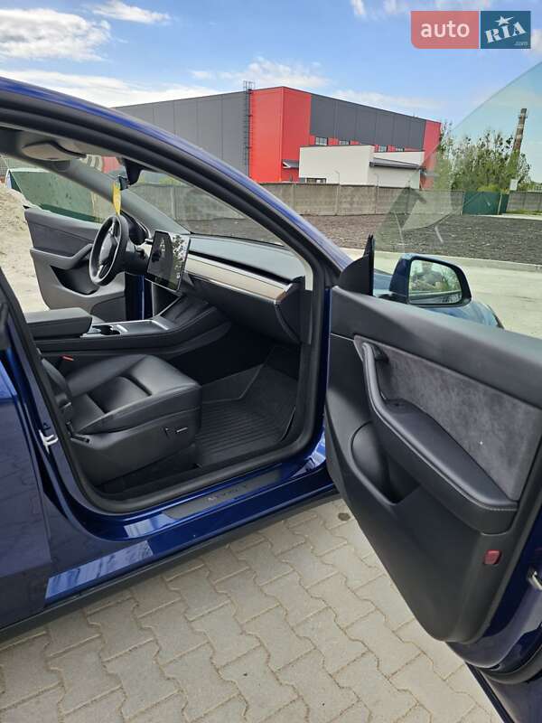 Внедорожник / Кроссовер Tesla Model Y 2022 в Львове