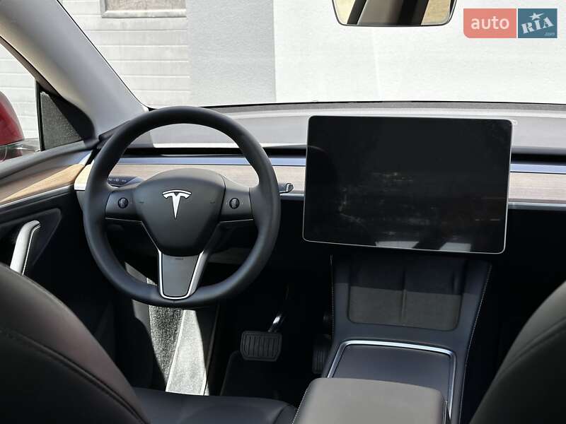 Позашляховик / Кросовер Tesla Model Y 2024 в Києві