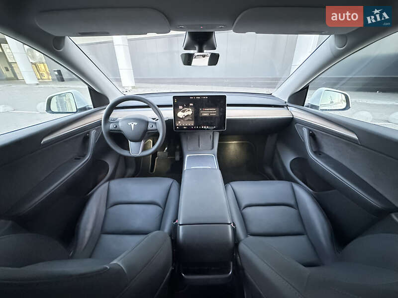 Внедорожник / Кроссовер Tesla Model Y 2023 в Киеве