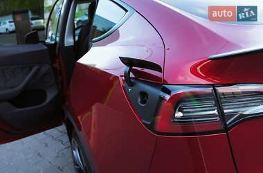 Позашляховик / Кросовер Tesla Model Y 2024 в 