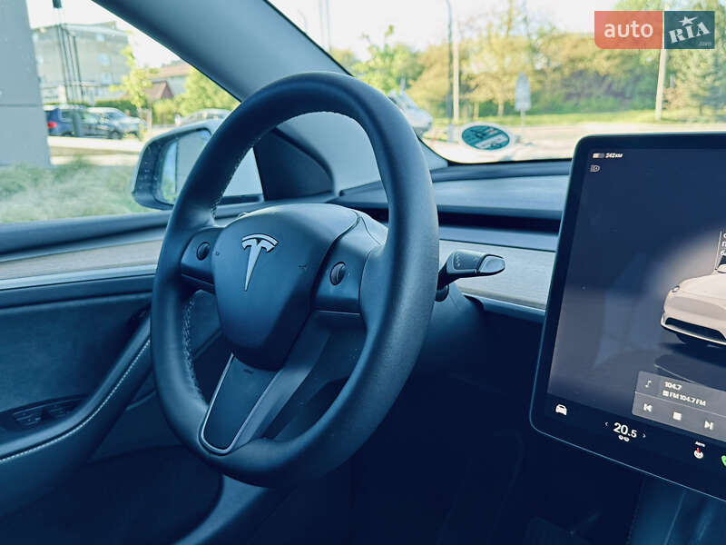 Позашляховик / Кросовер Tesla Model Y 2022 в Львові