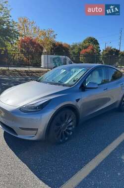 Внедорожник / Кроссовер Tesla Model Y 2024 в 