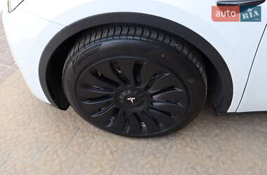 Внедорожник / Кроссовер Tesla Model Y 2023 в 