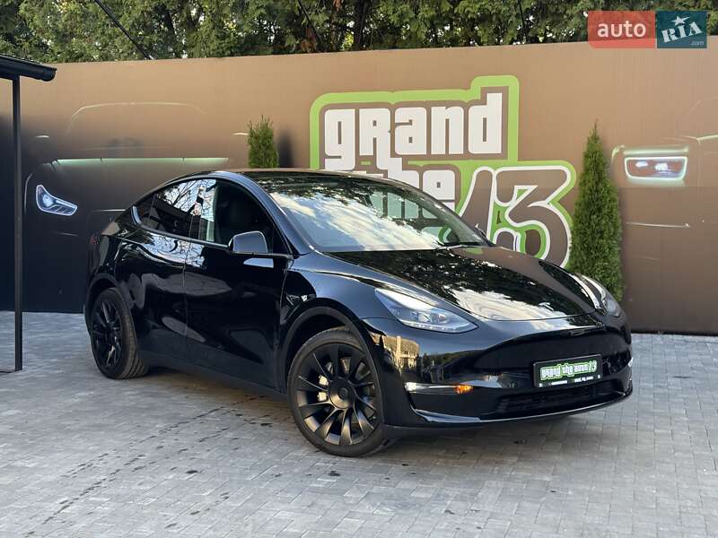 Tesla Model Y 2023