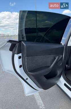 Внедорожник / Кроссовер Tesla Model Y 2022 в 