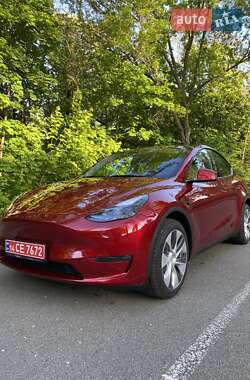Позашляховик / Кросовер Tesla Model Y 2024 в 