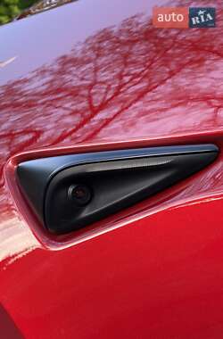 Позашляховик / Кросовер Tesla Model Y 2024 в 