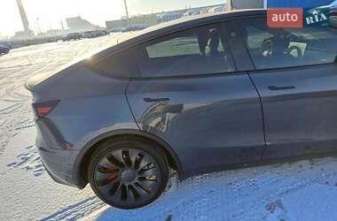 Позашляховик / Кросовер Tesla Model Y 2023 в 