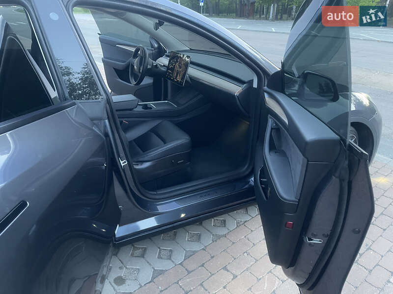 Позашляховик / Кросовер Tesla Model Y 2022 в Києві