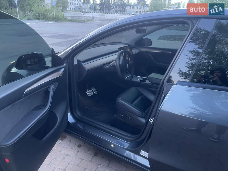 Позашляховик / Кросовер Tesla Model Y 2022 в Києві
