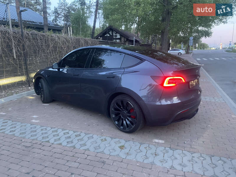 Позашляховик / Кросовер Tesla Model Y 2022 в Києві