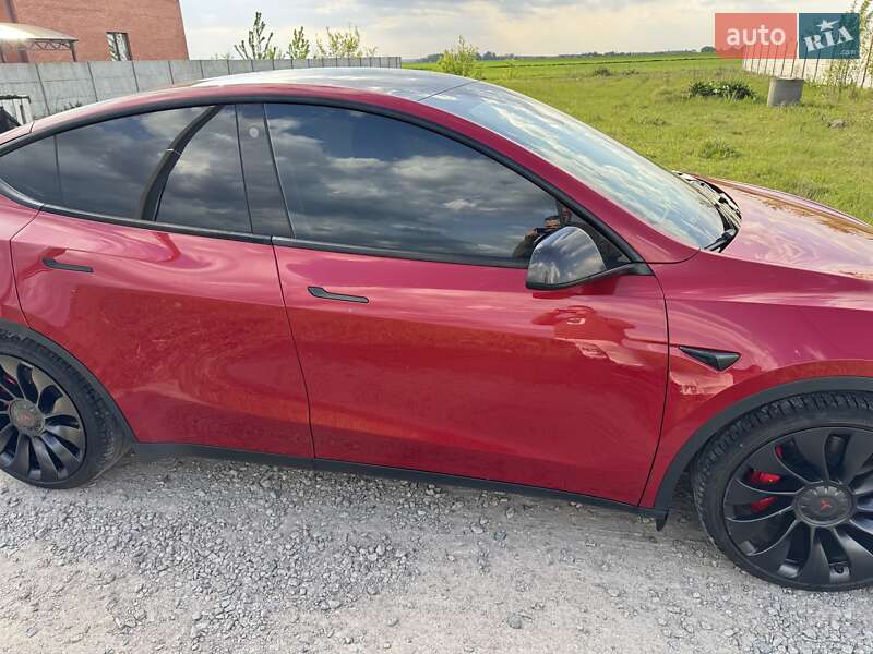 Внедорожник / Кроссовер Tesla Model Y 2022 в Киеве
