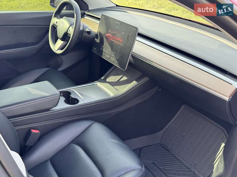 Внедорожник / Кроссовер Tesla Model Y 2022 в Киеве