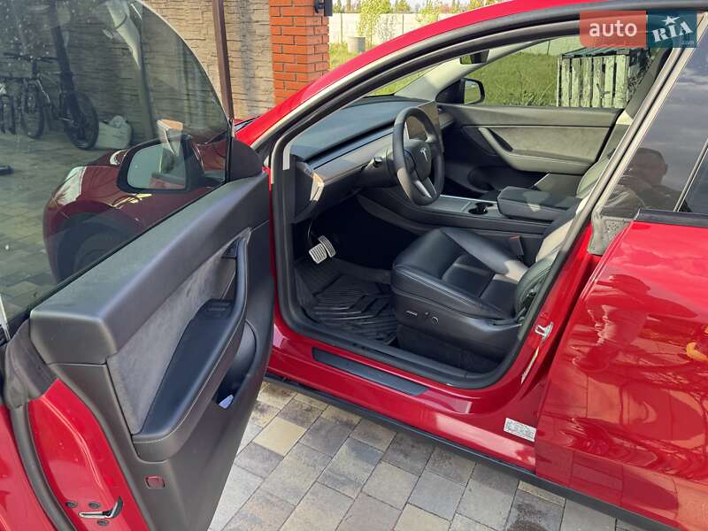 Внедорожник / Кроссовер Tesla Model Y 2022 в Киеве