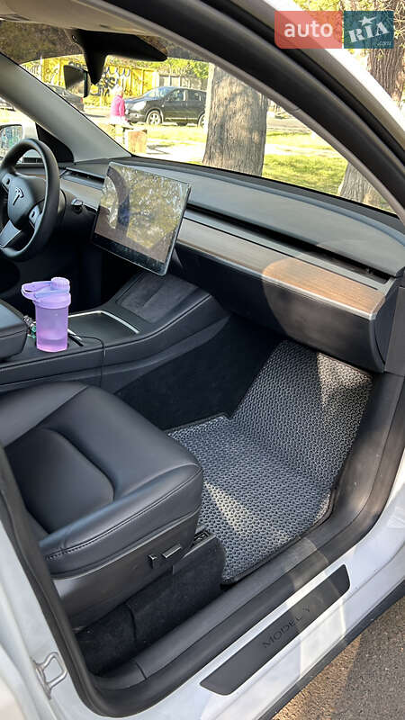 Внедорожник / Кроссовер Tesla Model Y 2023 в Одессе