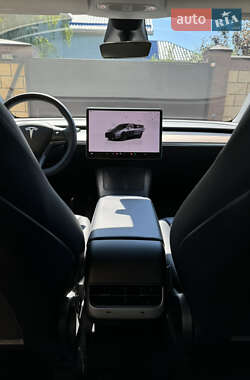 Позашляховик / Кросовер Tesla Model Y 2022 в 