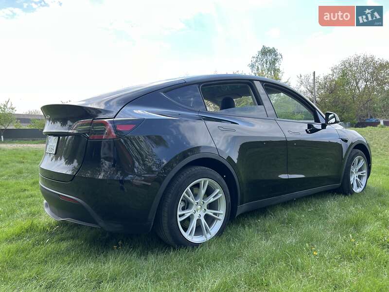 Внедорожник / Кроссовер Tesla Model Y 2023 в Киеве